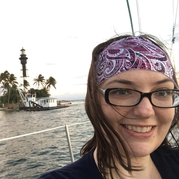 Meet your Posher, Elyse - Picture 2 of 5